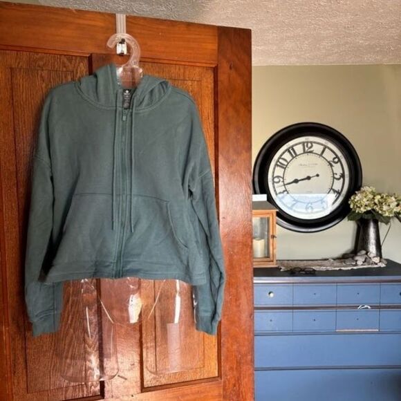 90 Degrees Zippered Crop Hoodie Sweatshirt Green M | Lightweight Activewear - Picture 1 of 3